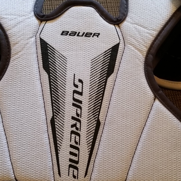 BAUER Youths Shoulder Pads (Age 3-5 yrs Old) - Picture 5 of 7